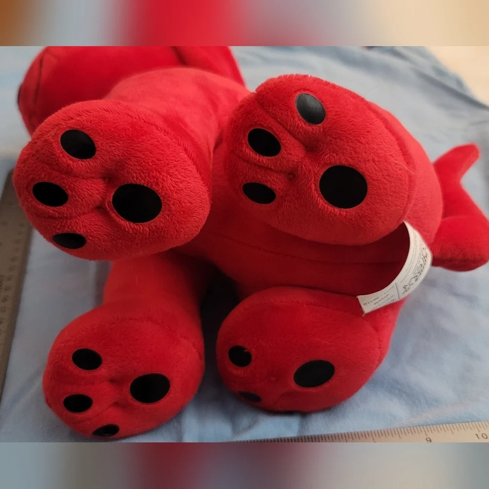 Clifford The Big Red Dog Stuffed Animal Plush stuffie
